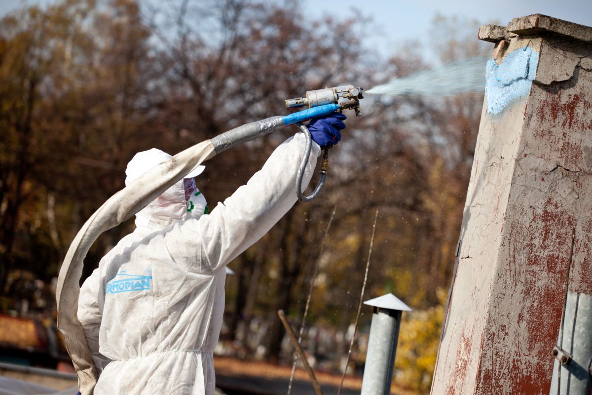 Wybierz ocieplanie domu pianką poliuretanową