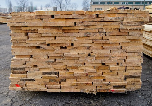 drewno budowlane normy