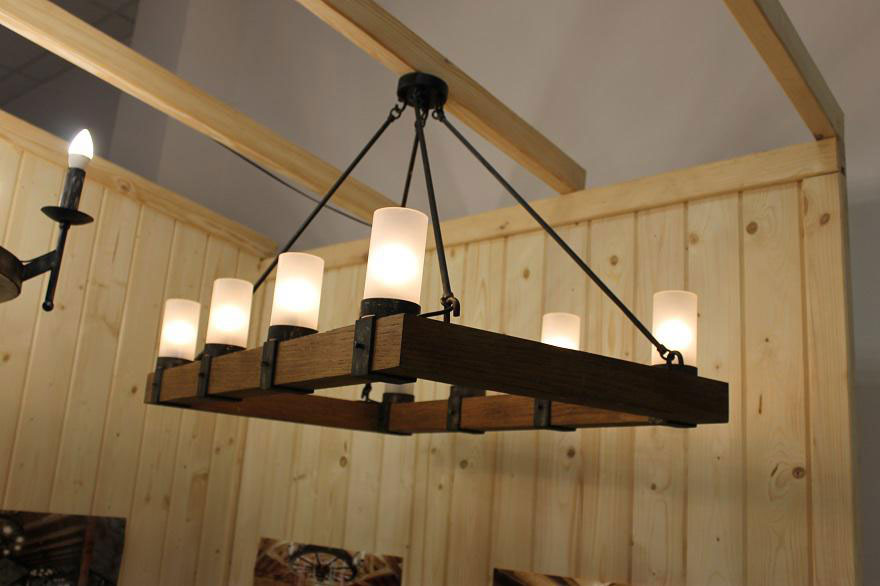 lampy kute lampy z kół drewnianych żyrandole detaltech
