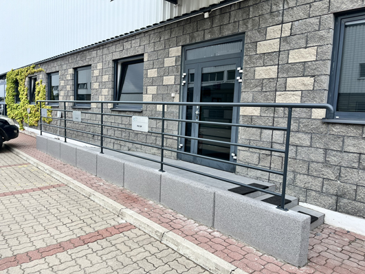 Rew Ton Montaż pochwytów i barierek Warszawa. 17.07.2024.