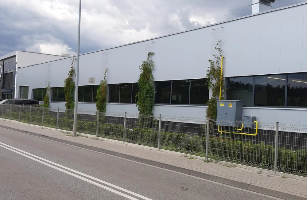 system linplast na budynku przemysłowym