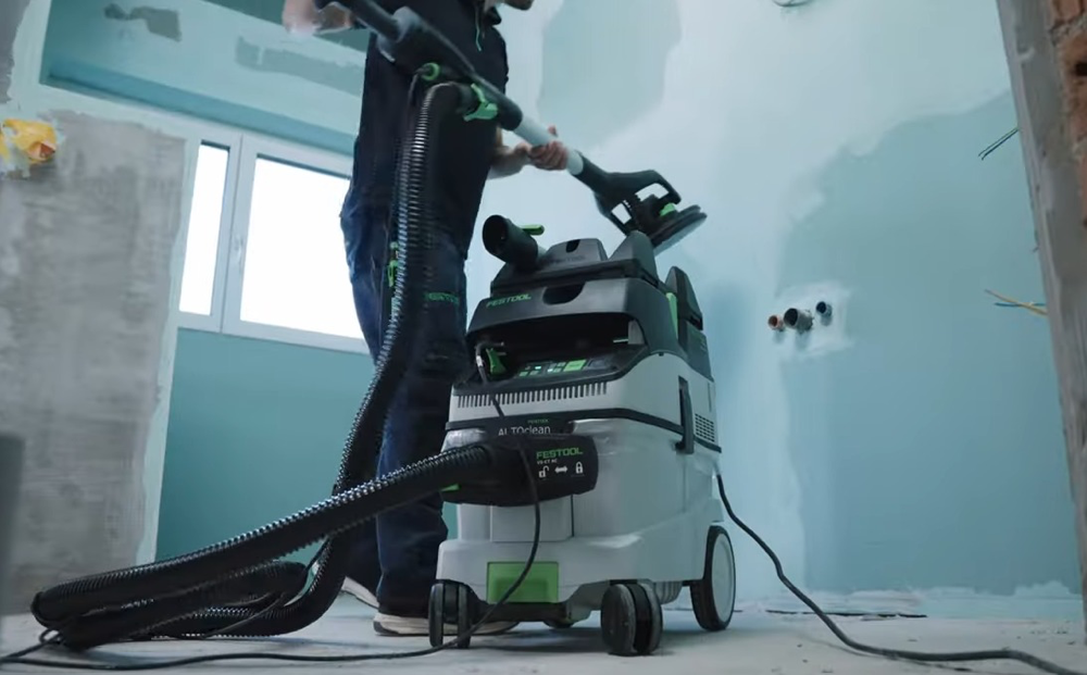 Jaki odkurzacz do szlifowania gładzi – szlifowanie ściany z odsysaniem pyłu (Festool)