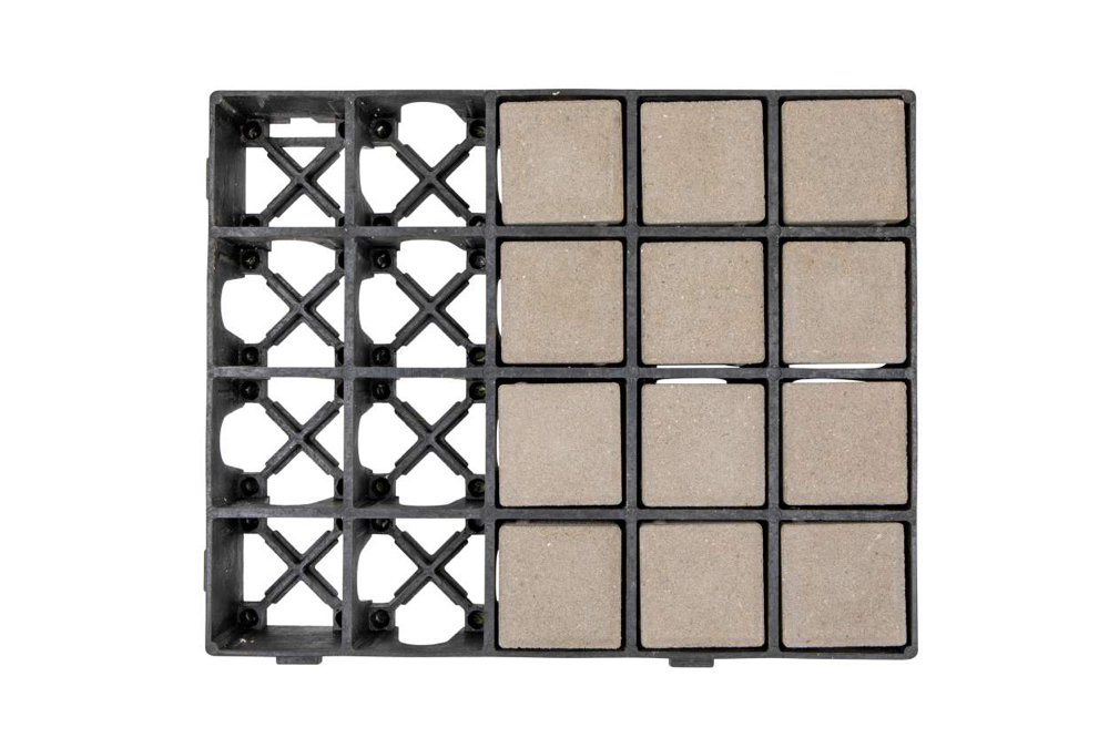 Moduł geoSYSTEM CITY z kostką brukową w oczkach kratki