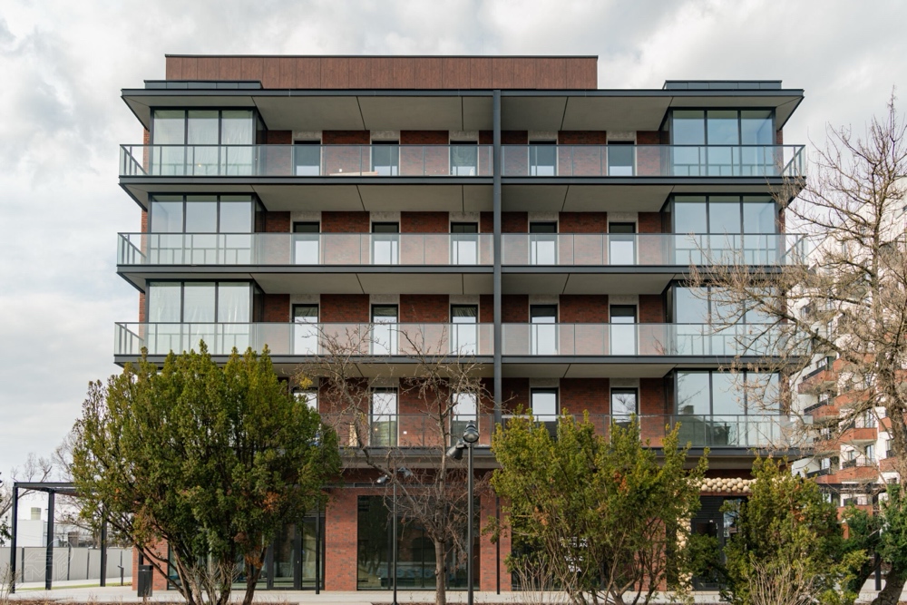 Balustrady aluminiowe BSP KB na osiedlu SOHO etap II w Warszawie