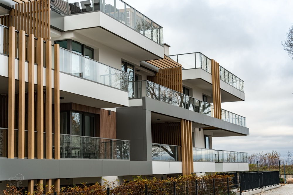 System balustrad aluminiowych BSP KB w apartamentach Merwede w Gdańsku