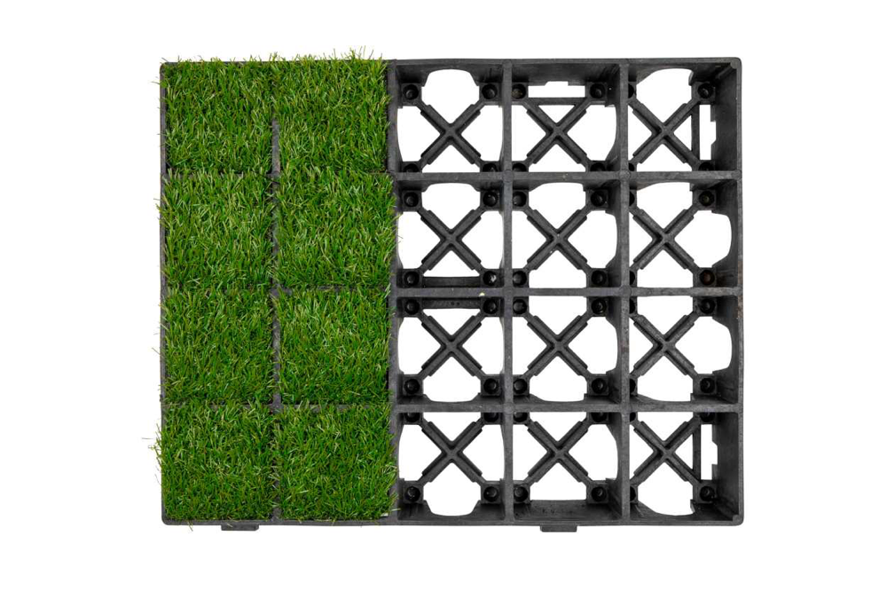 Moduł geoSYSTEM CITY częściowo wypełniony trawą: eko kratka jako powierzchnia biologicznie czynna
