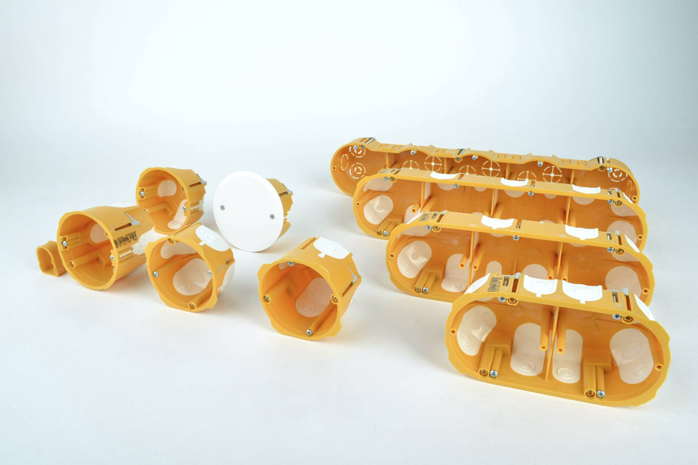 9 modeli puszek elektroinstalacyjnych KOPOS w tym osprzętowe, przyłączeniowe, dwukomponentowe, tradycyjne, pojedyncze, wielokrotne, głębokie, płytkie, z pokrywą 