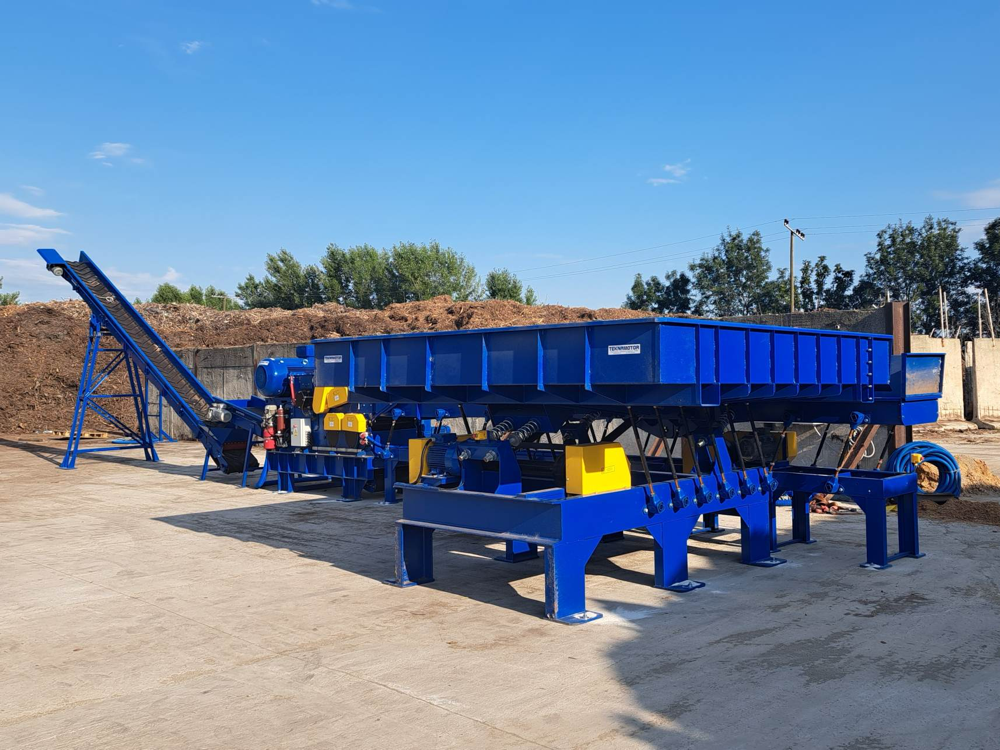 Stół wibracyjny, rębak Skorpion 650 EB HEAVY i transporter odbiorczy