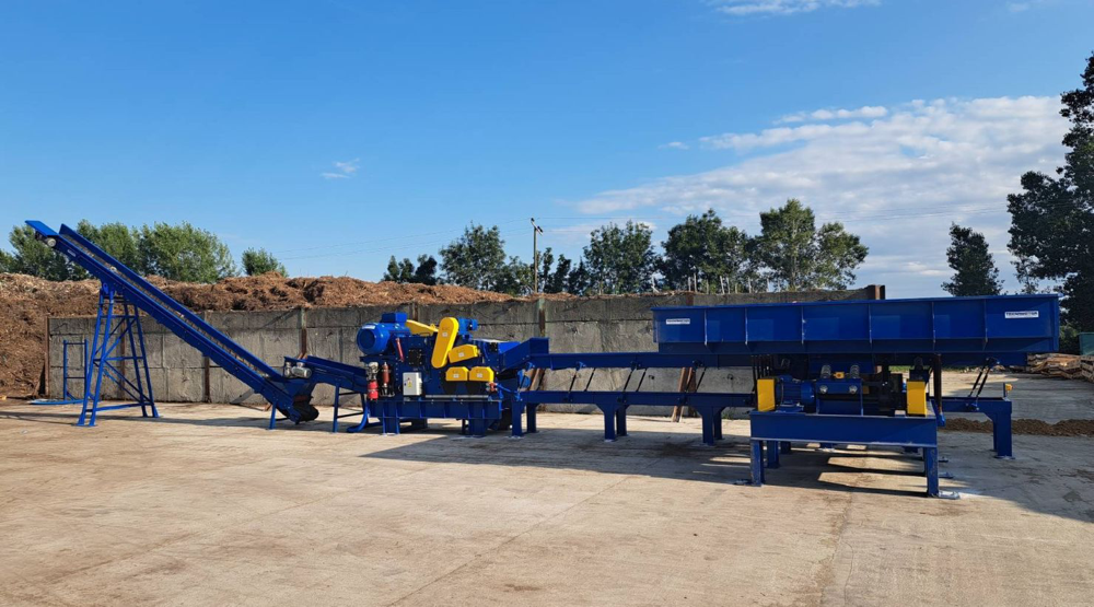 Skorpion 650 EB HEAVY z systemem załadowczo-transportowym na placu zakładu
